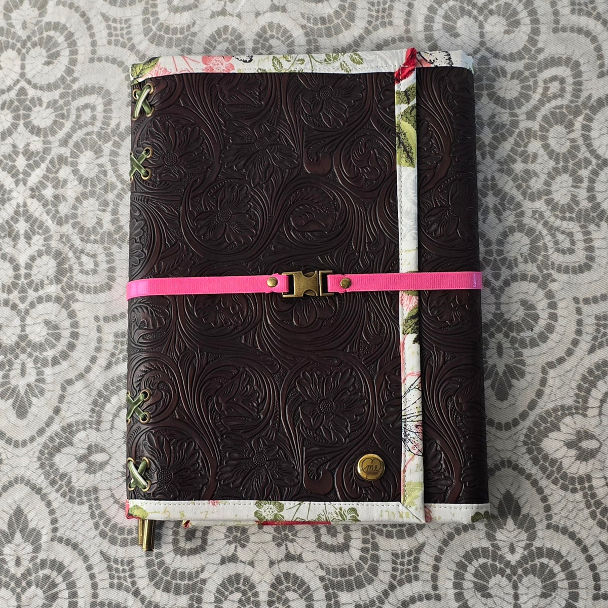 The Companion - Brown & Dark Pink & Poppies