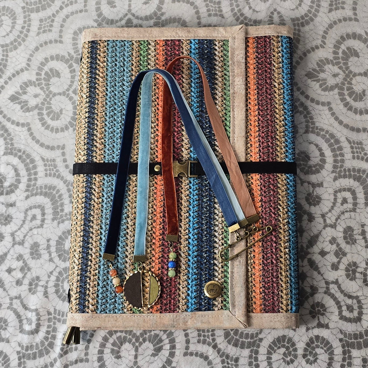 The Companion - Multi & Textured & Tan