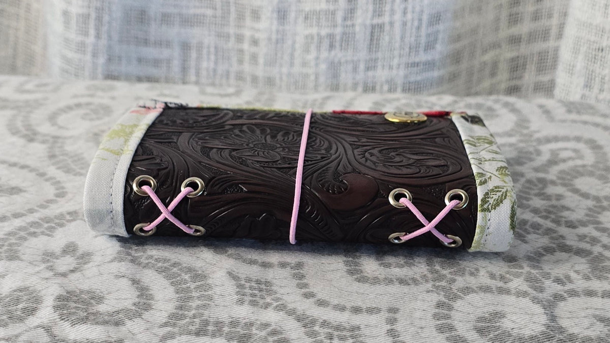 Mini Companion - Brown & Light Pink & Poppies