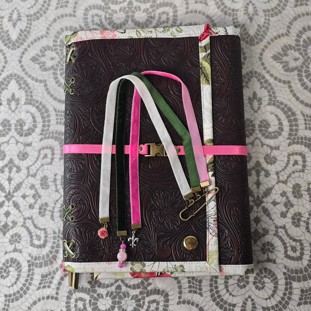 The Companion - Brown & Dark Pink & Poppies
