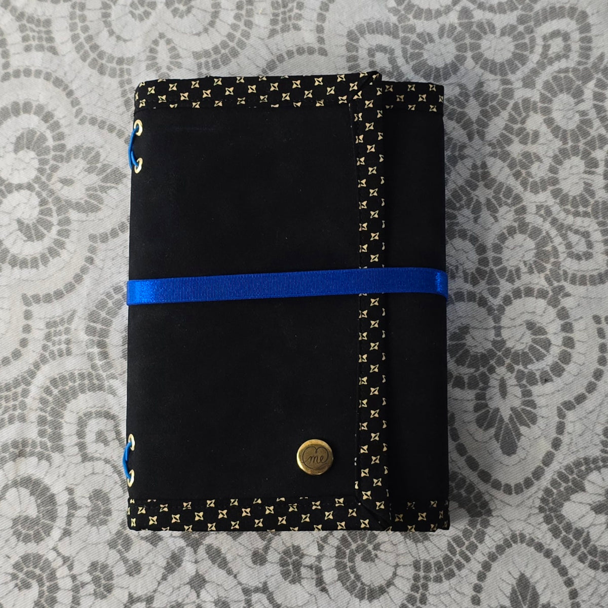 Go Companion - Black & Blue & Yellow Diamonds